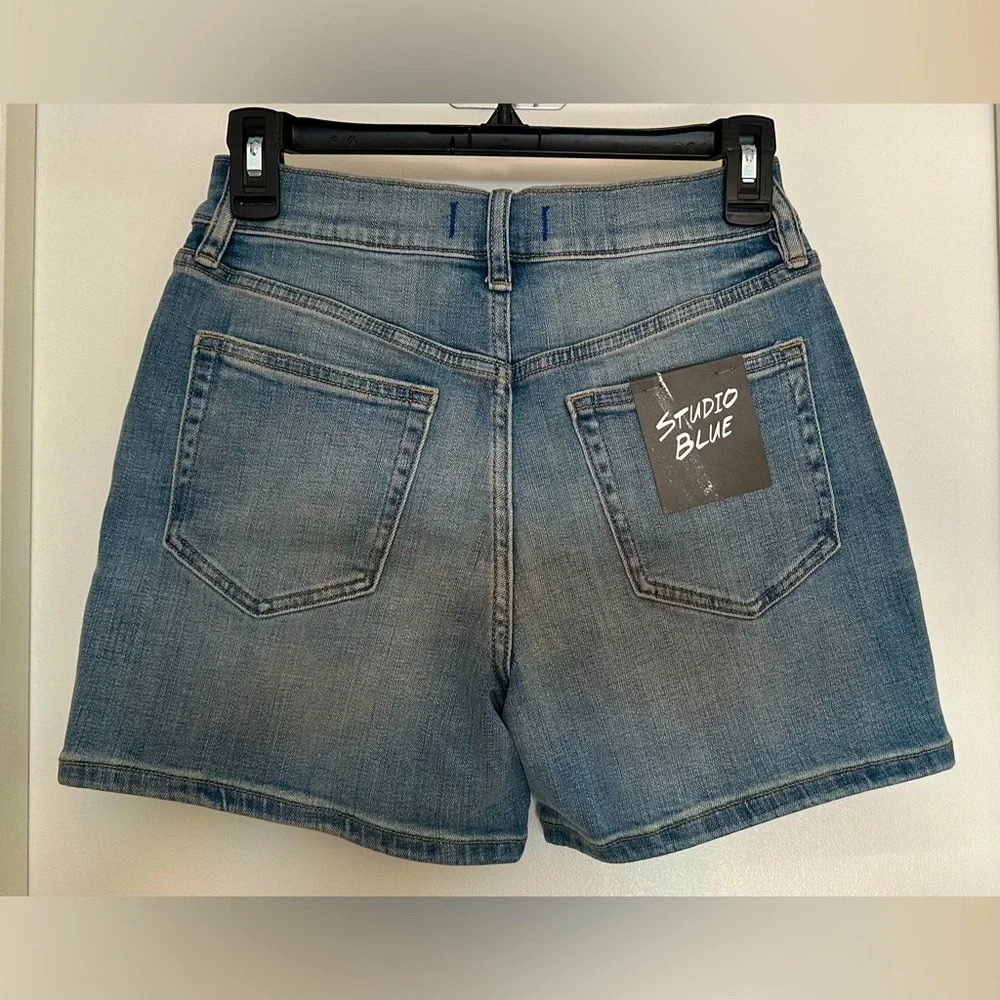 NWT Studio Blue Denim Shorts in Color Crossroads 26 - Picture 3 of 6